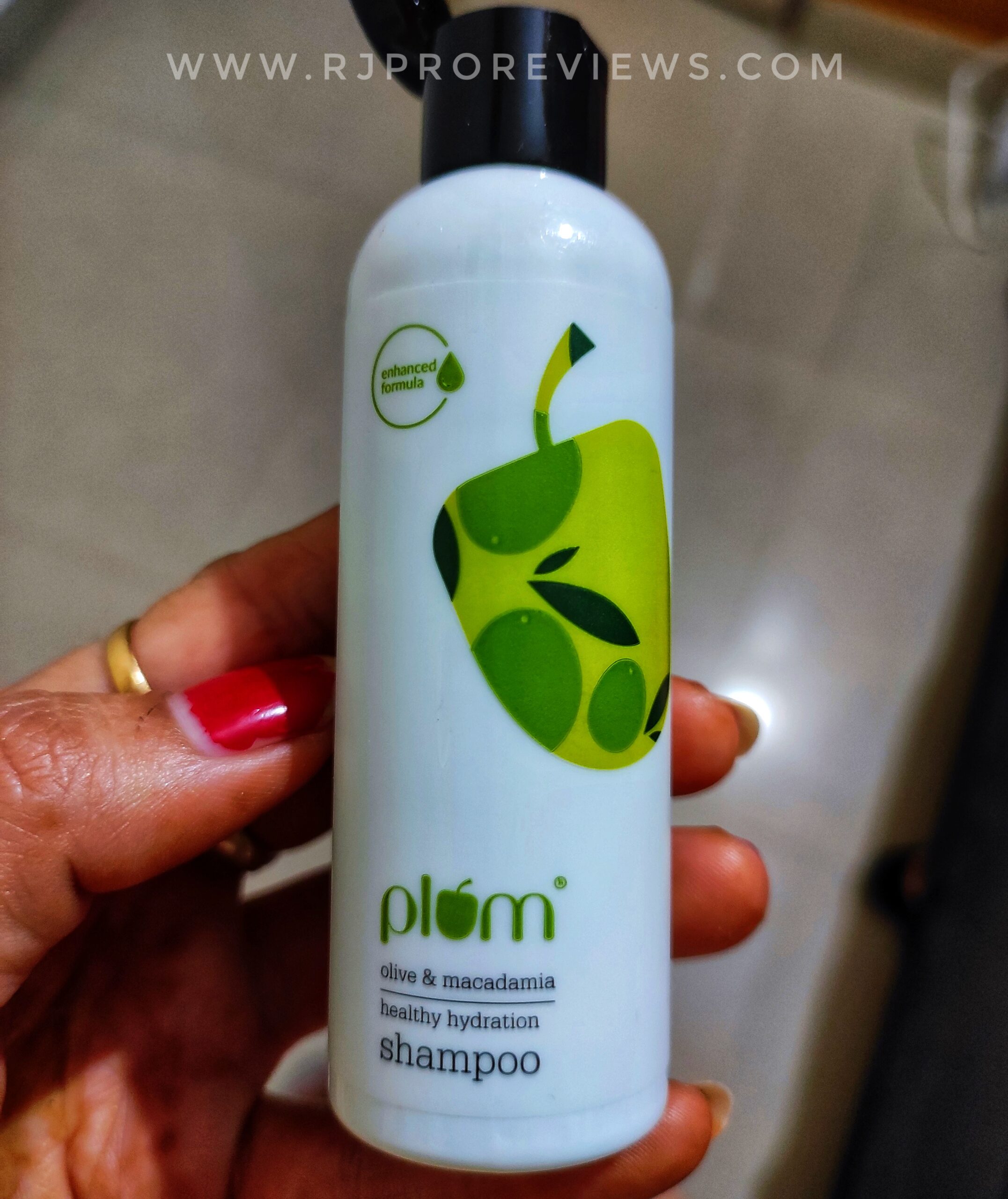 Plum Olive & Macadamia Shampoo Review